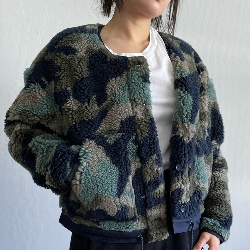 NWT Everlane The ReNew Teddy Liner in Camo Size S